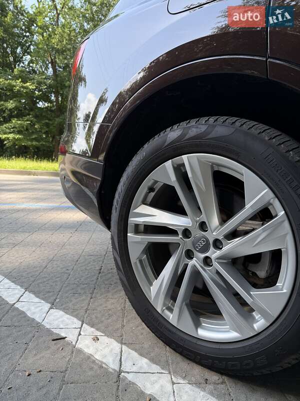 Позашляховик / Кросовер Audi Q7 2019 в Львові