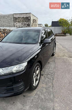 Позашляховик / Кросовер Audi Q7 2017 в 