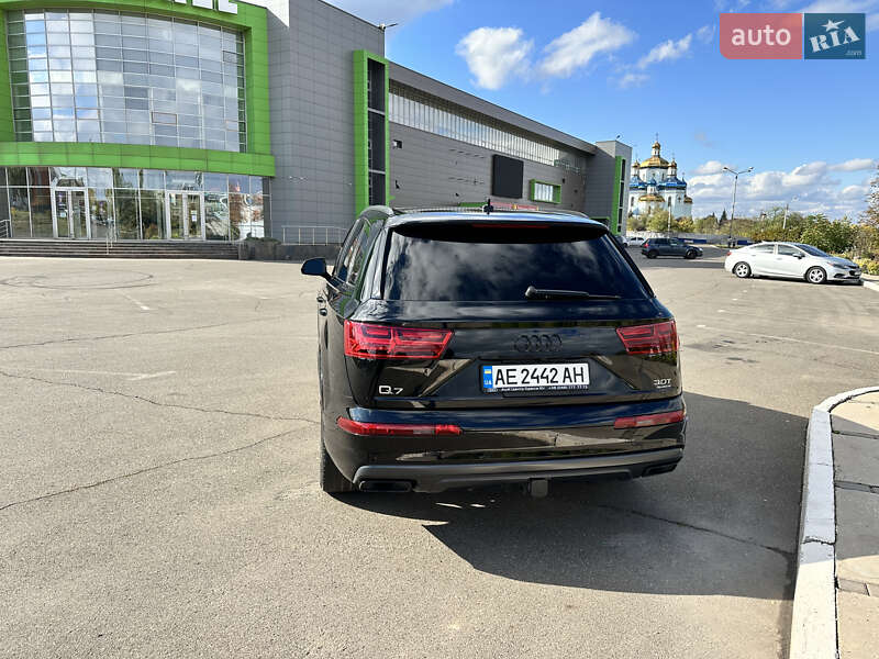 Внедорожник / Кроссовер Audi Q7 2018 в Кривом Роге