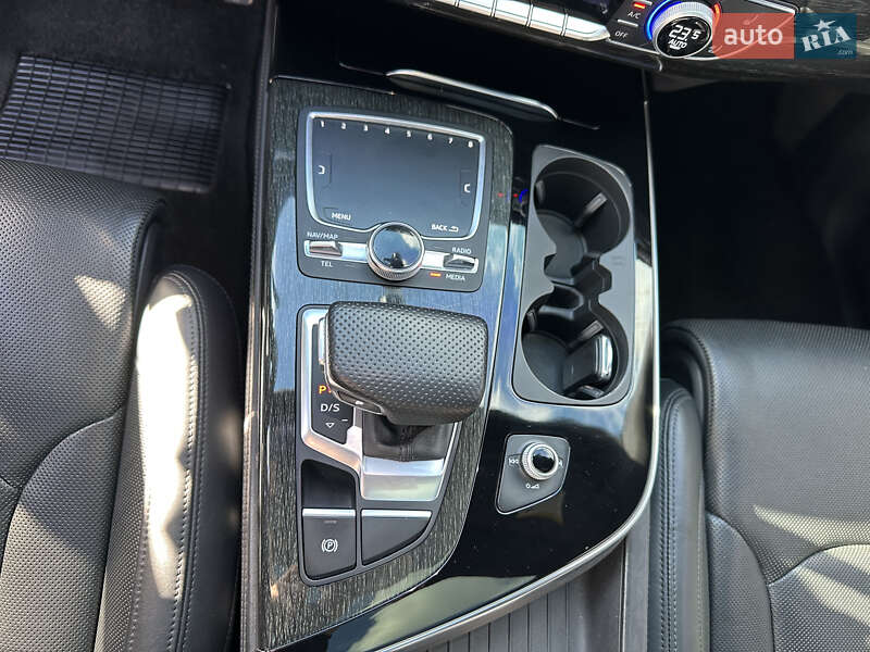 Внедорожник / Кроссовер Audi Q7 2018 в Кривом Роге