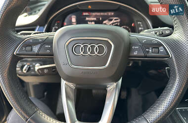 Позашляховик / Кросовер Audi Q7 2018 в 
