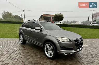 Позашляховик / Кросовер Audi Q7 2011 в Чернівцях