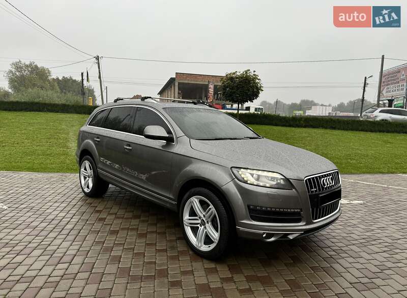 Позашляховик / Кросовер Audi Q7 2011 в 