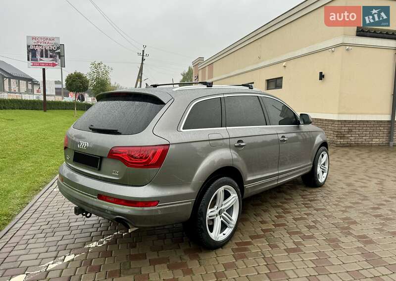 Позашляховик / Кросовер Audi Q7 2011 в Чернівцях
