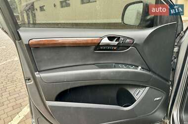 Позашляховик / Кросовер Audi Q7 2011 в 