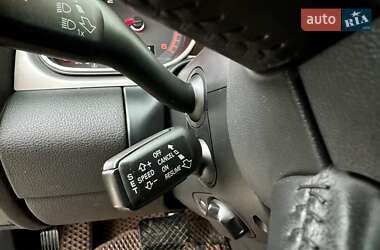 Позашляховик / Кросовер Audi Q7 2011 в 