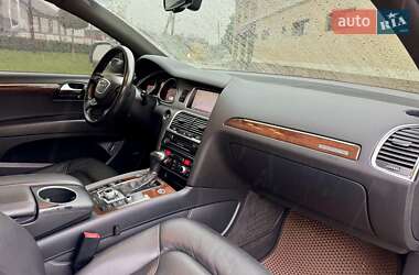 Позашляховик / Кросовер Audi Q7 2011 в 