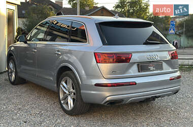 Внедорожник / Кроссовер Audi Q7 2018 в 