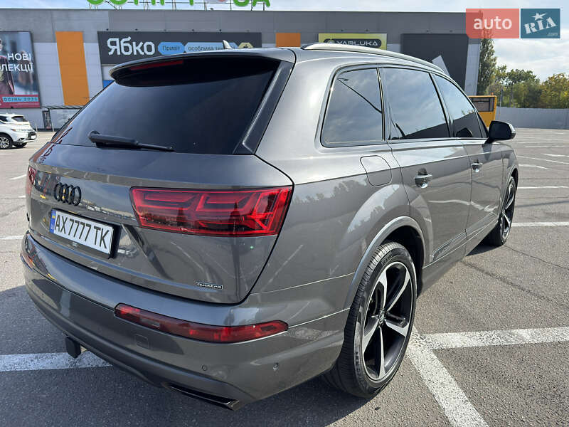 Позашляховик / Кросовер Audi Q7 2019 в Києві