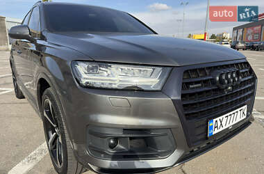 Позашляховик / Кросовер Audi Q7 2019 в 