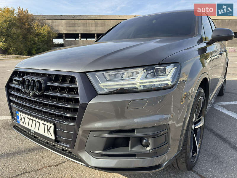 Позашляховик / Кросовер Audi Q7 2019 в Києві