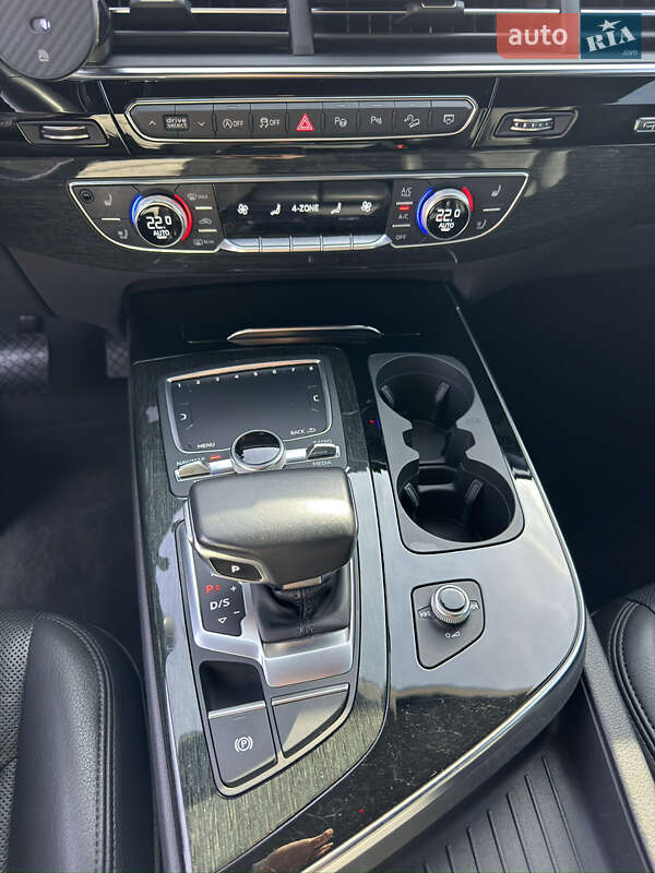 Позашляховик / Кросовер Audi Q7 2019 в Києві