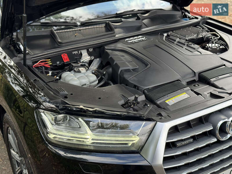 Внедорожник / Кроссовер Audi Q7 2017 в Киеве
