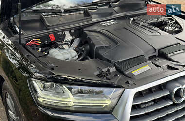 Внедорожник / Кроссовер Audi Q7 2017 в 