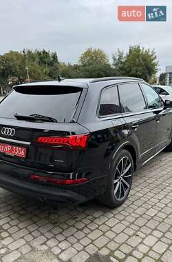 Внедорожник / Кроссовер Audi Q7 2020 в 
