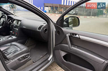 Позашляховик / Кросовер Audi Q7 2006 в 