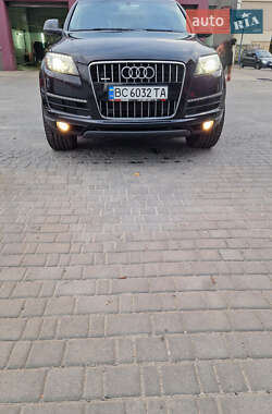 Позашляховик / Кросовер Audi Q7 2015 в 