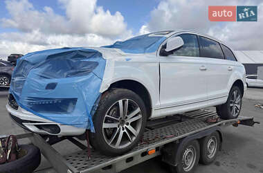 Позашляховик / Кросовер Audi Q7 2015 в 