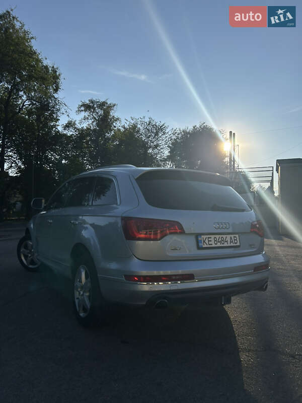 Позашляховик / Кросовер Audi Q7 2015 в Кривому Розі