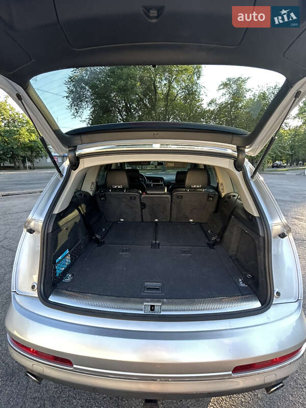 Позашляховик / Кросовер Audi Q7 2015 в Кривому Розі