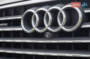 Внедорожник / Кроссовер Audi Q7 2017 в 