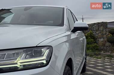 Внедорожник / Кроссовер Audi Q7 2017 в 