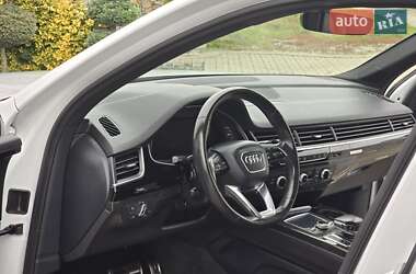 Внедорожник / Кроссовер Audi Q7 2017 в 