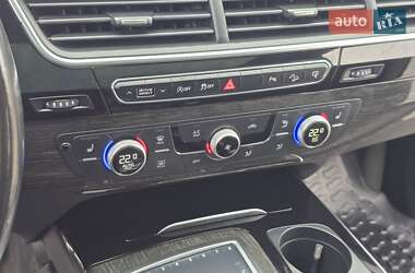 Внедорожник / Кроссовер Audi Q7 2017 в 