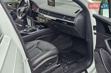 Внедорожник / Кроссовер Audi Q7 2017 в 