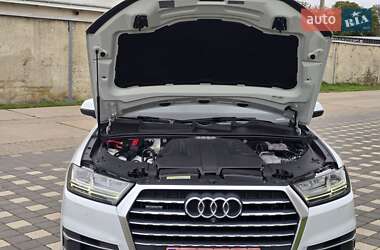 Внедорожник / Кроссовер Audi Q7 2017 в 