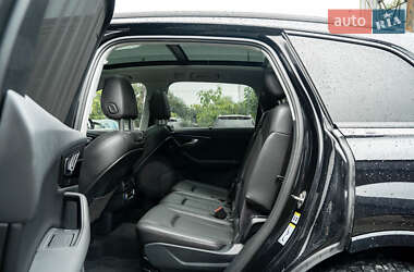 Внедорожник / Кроссовер Audi Q7 2017 в 