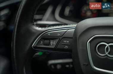 Внедорожник / Кроссовер Audi Q7 2017 в 
