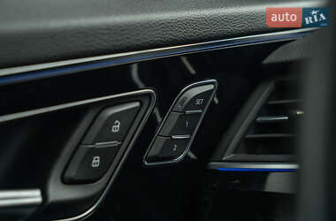 Внедорожник / Кроссовер Audi Q7 2017 в 