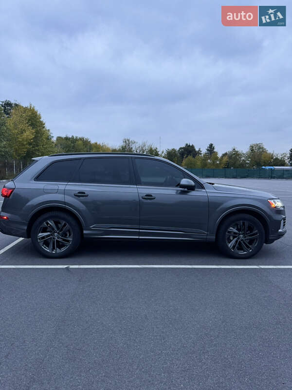 Внедорожник / Кроссовер Audi Q7 2020 в Виннице