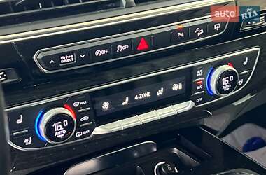 Внедорожник / Кроссовер Audi Q7 2015 в 