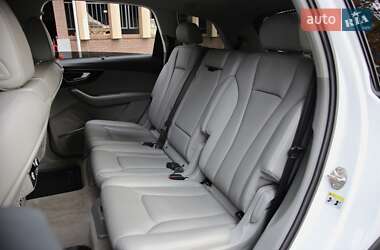 Позашляховик / Кросовер Audi Q7 2017 в 