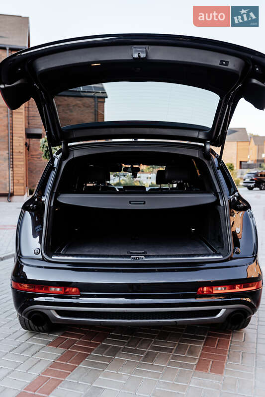 Позашляховик / Кросовер Audi Q7 2010 в Дніпрі