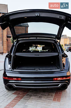 Внедорожник / Кроссовер Audi Q7 2010 в 