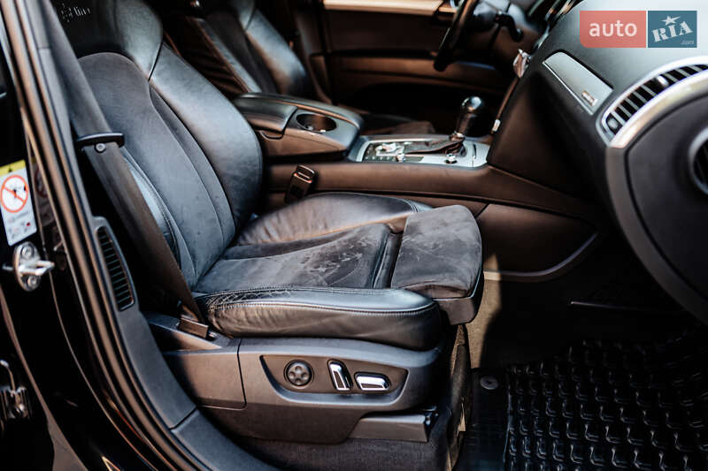 Позашляховик / Кросовер Audi Q7 2010 в Дніпрі