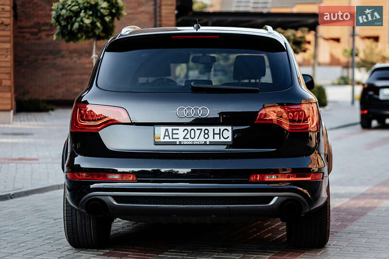 Позашляховик / Кросовер Audi Q7 2010 в Дніпрі