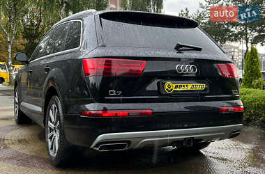 Позашляховик / Кросовер Audi Q7 2017 в 