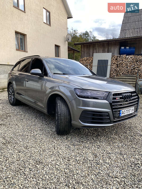 Позашляховик / Кросовер Audi Q7 2016 в Тячеві