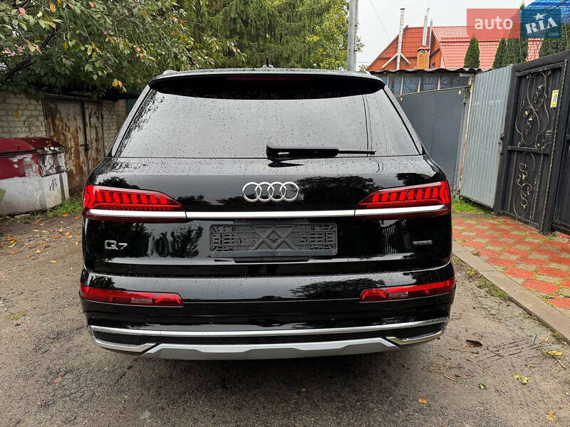 Внедорожник / Кроссовер Audi Q7 2020 в Киеве