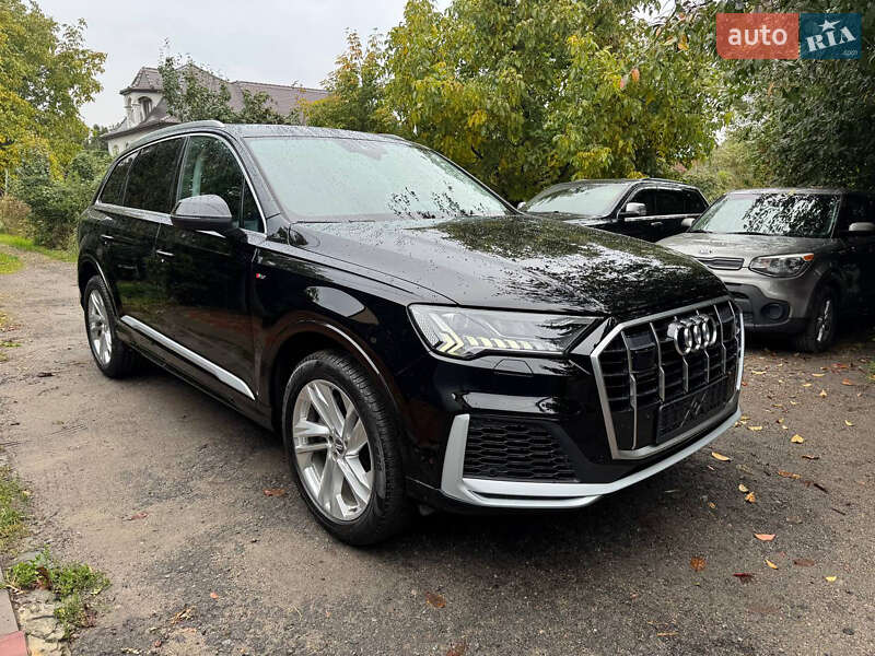 Внедорожник / Кроссовер Audi Q7 2020 в Киеве