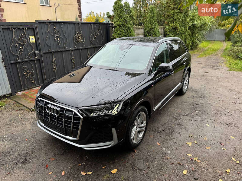 Внедорожник / Кроссовер Audi Q7 2020 в Киеве