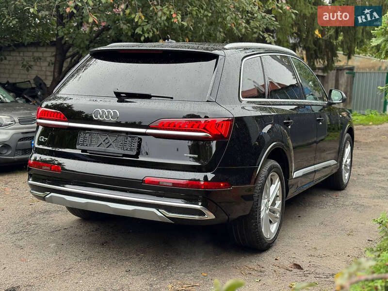 Внедорожник / Кроссовер Audi Q7 2020 в Киеве
