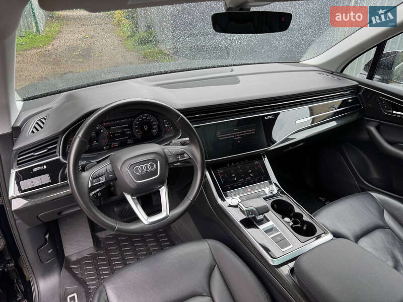 Внедорожник / Кроссовер Audi Q7 2020 в Киеве