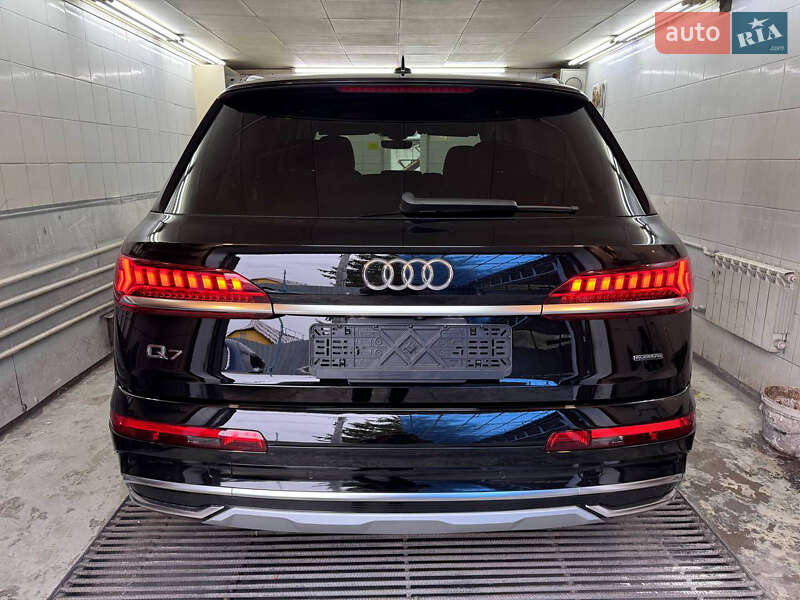 Внедорожник / Кроссовер Audi Q7 2020 в Киеве