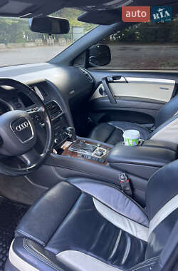 Позашляховик / Кросовер Audi Q7 2007 в 