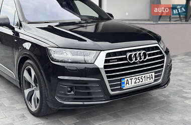Внедорожник / Кроссовер Audi Q7 2017 в 
